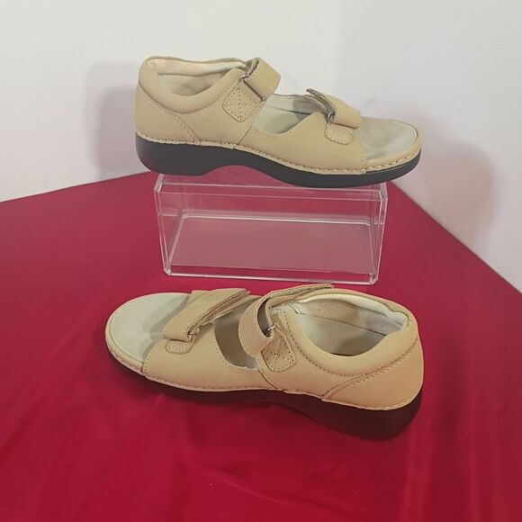 Propet Womens SZ 7 W0089 Pedic Walker Sandal Leather Tan. Condition is Pre-owned - Picture 2 of 7